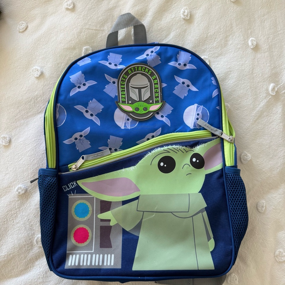 Rare Star Wars Baby Yoda Mandalorian Light-Up Backpack